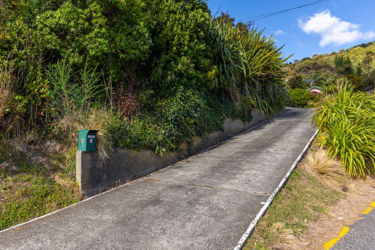 8 Taranaki Street Picton_16