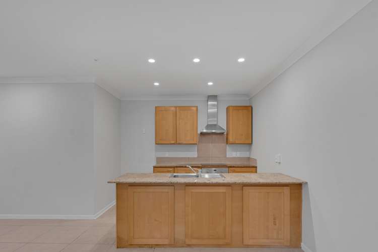 102/2 Gracechurch Drive_5