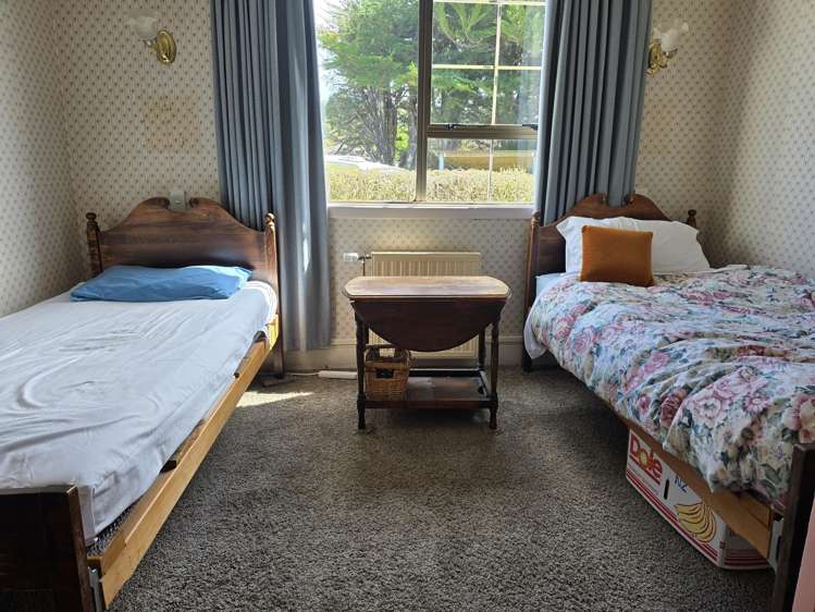 22 and 24 Main Road Stewart Island_11