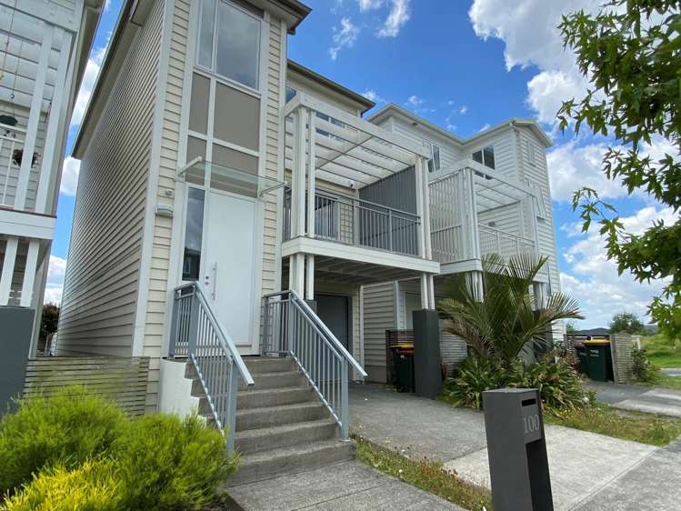 100 Arrowsmith Drive Flat Bush_10