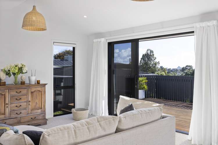 6 Burns Street Westown_2