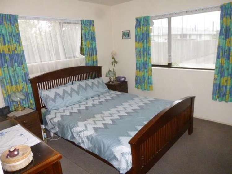 2/10 Neill Street Hornby_5