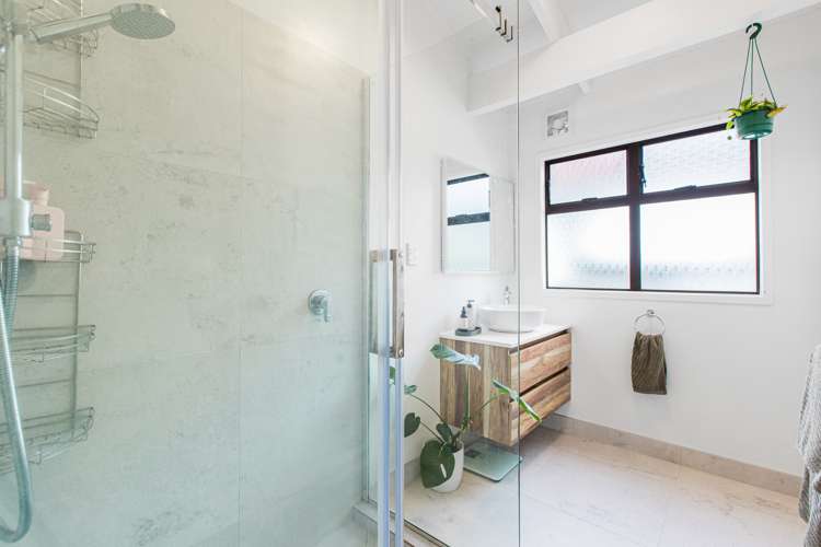 2/33 Forest Hill Road Henderson_16