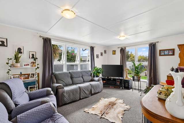 5 Neal Crescent Onekawa_2