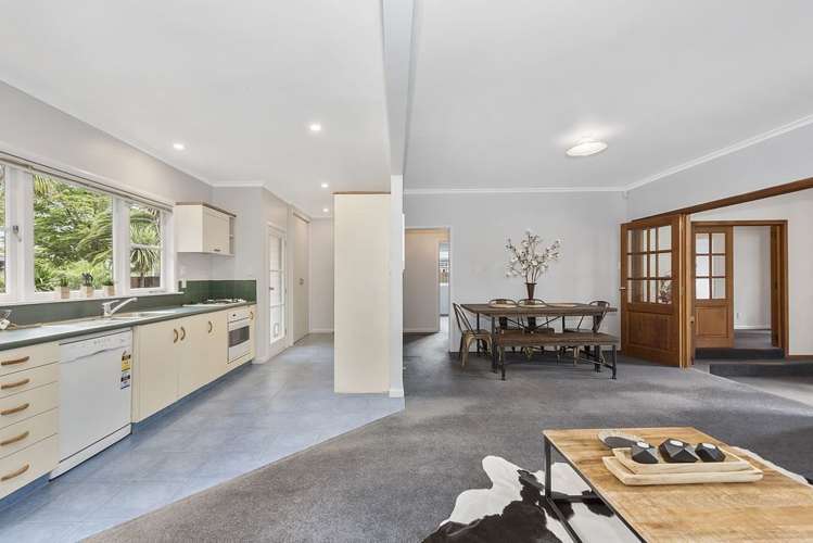 656 River Road Chartwell_5