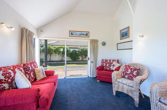 15 Aldinga Avenue Stoke_4