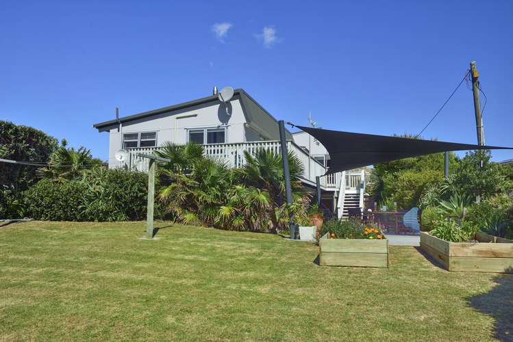 2 Koura Crescent Mahia_22