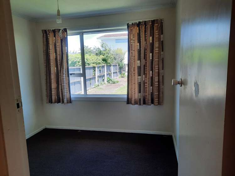 113 Gayhurst Road Dallington_18