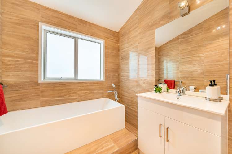 74f Heretaunga Square Silverstream_19