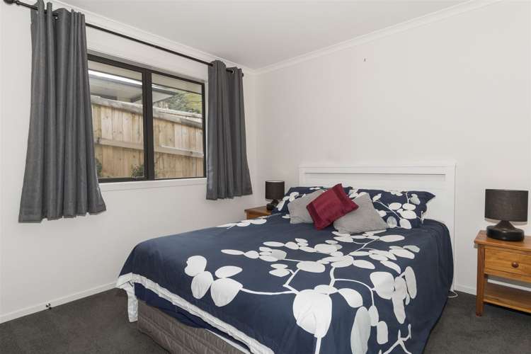 191 Ballintoy Park Drive Welcome Bay_11