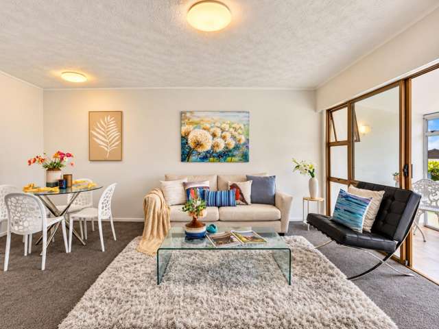 2/67A Roberton Road Avondale_1