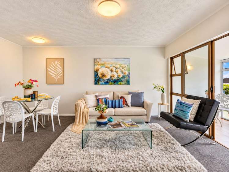 2/67A Roberton Road Avondale_1