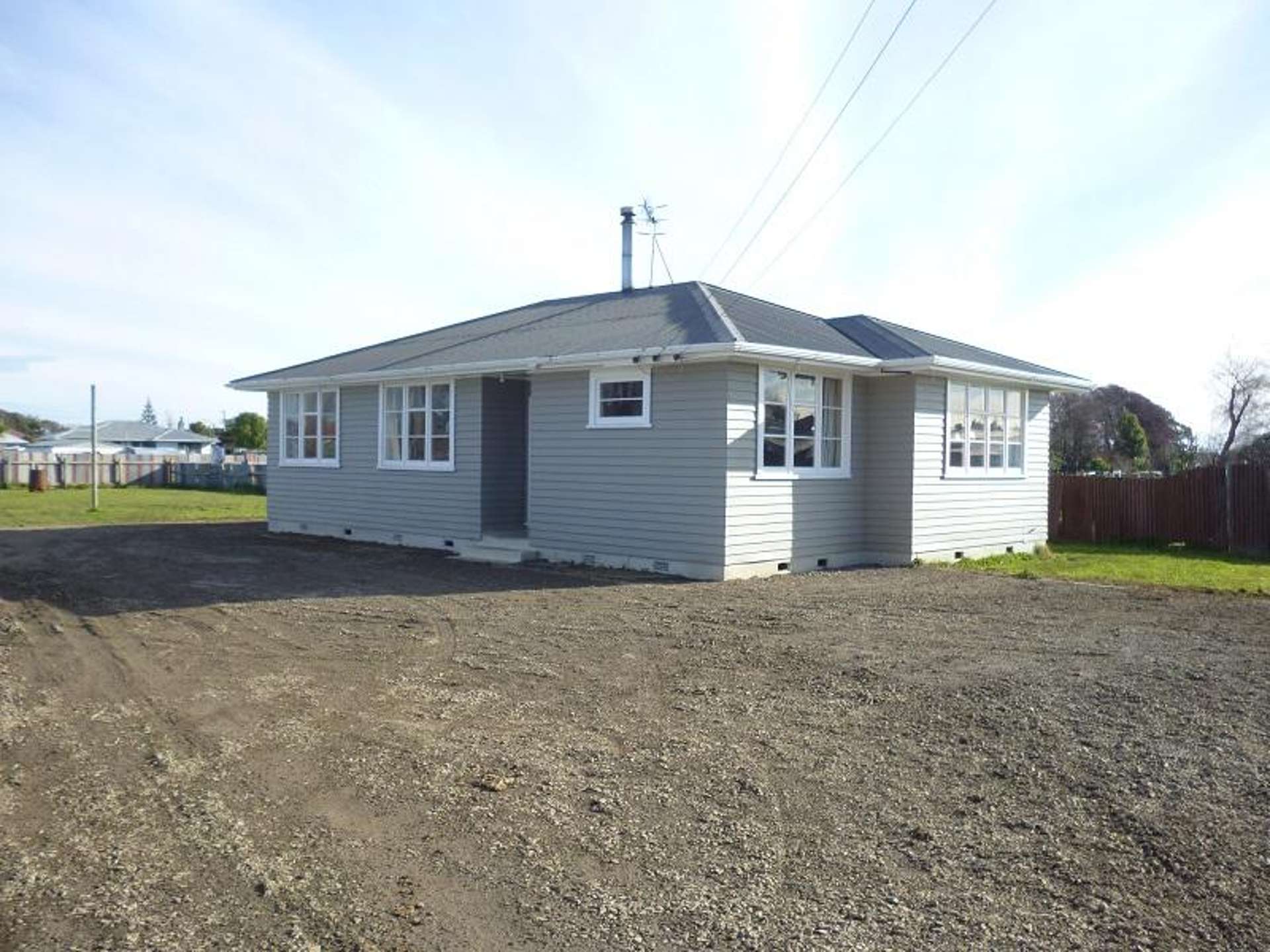 64 Avenue Road 1206_0