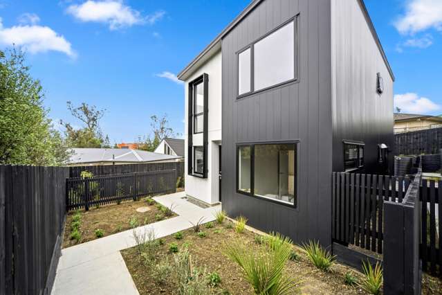 Freestanding + Double Westlake + Entry Level