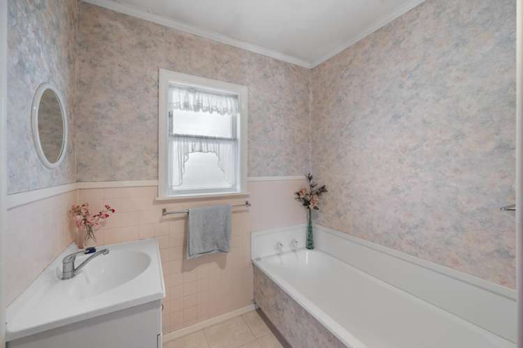 32 Harold Holt Avenue Onekawa_10