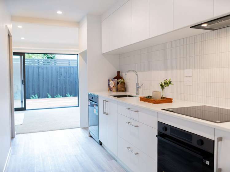 4/99 King Street Sydenham_1