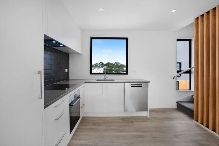 31 Ara Mara Hua Henderson_1