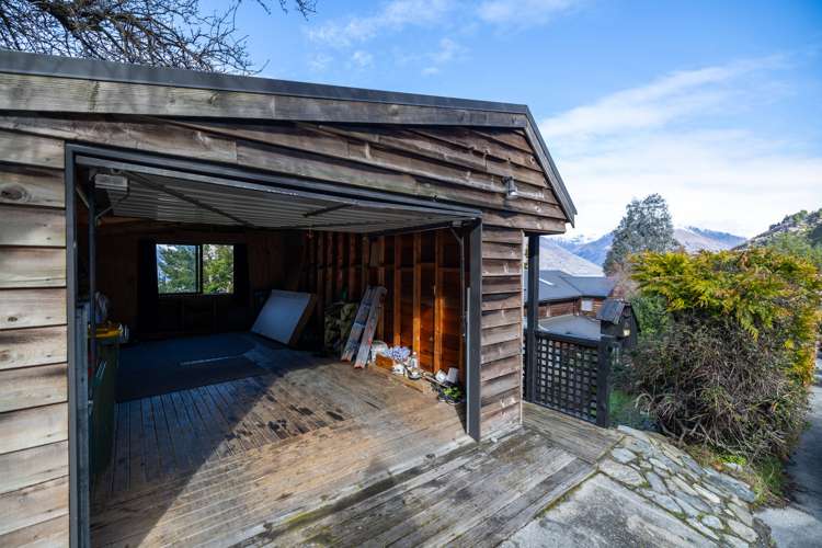 12a Arawata Terrace Fernhill/Sunshine Bay_22