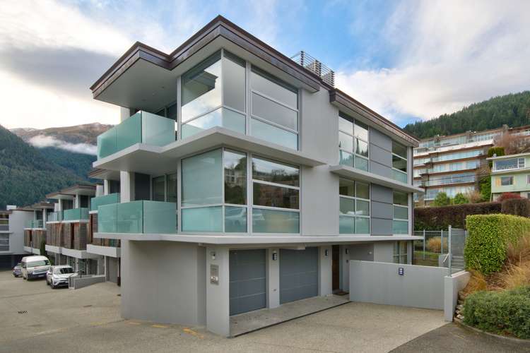 3/60 Hallenstein Street Queenstown_20