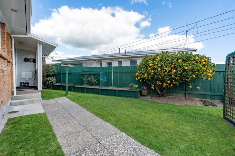 49 Garden Heights Avenue Glenview_21