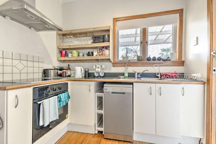 210 Nixon Street Hamilton East_2