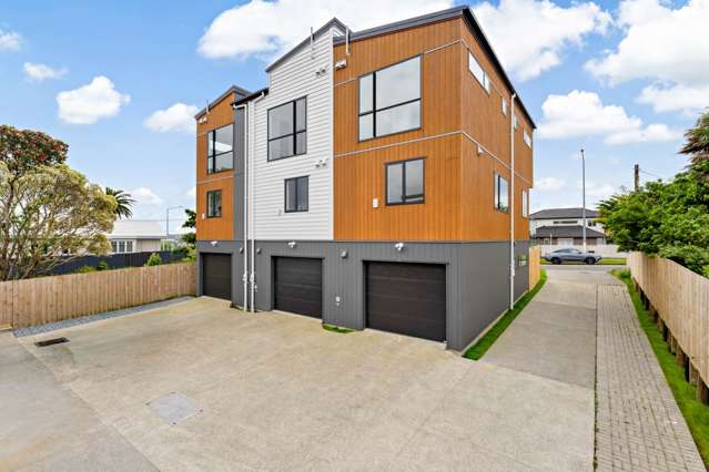 Modern Living – 3 Beds  3 Baths  $675,000