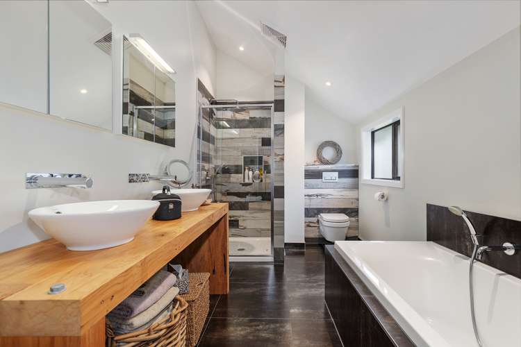 8 Mountain View Road Te Aroha_23