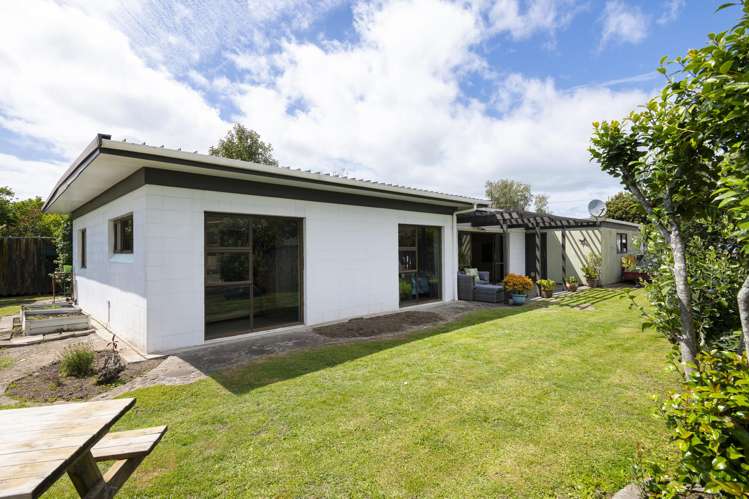 323 Stout Street Riverdale_30