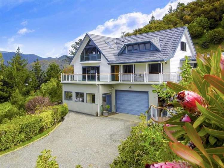 3264 Queen Charlotte Drive Picton_0