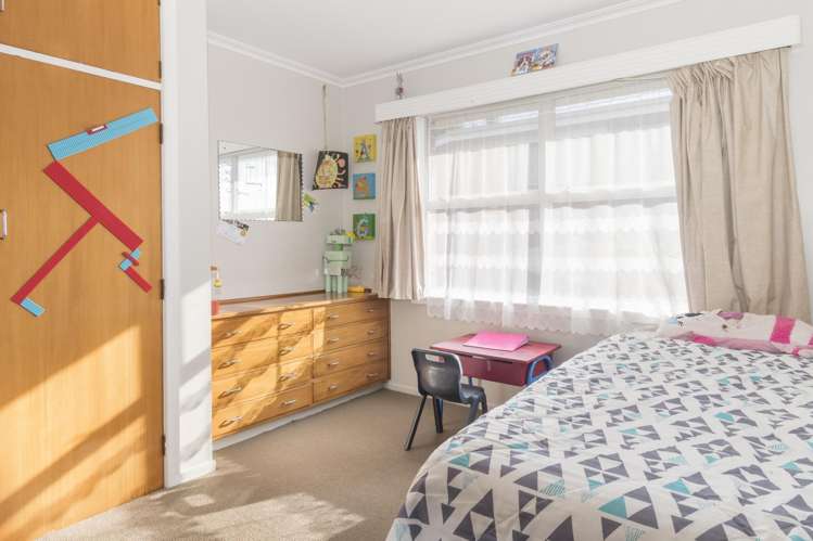 23 Seaview Road Otumoetai_10