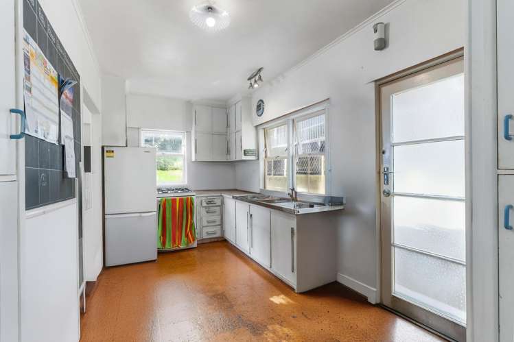 5 Pohutukawa Avenue Red Beach_15