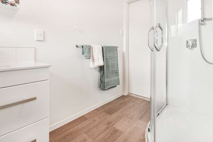 2/90 Napier Road Havelock North_11