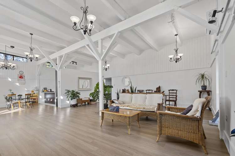 1 Whitford Park Road_4