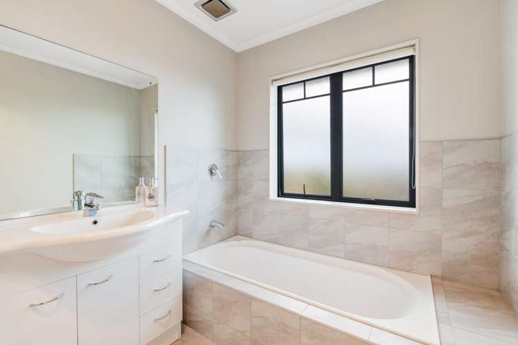103 Alec Craig Way Gulf Harbour_14