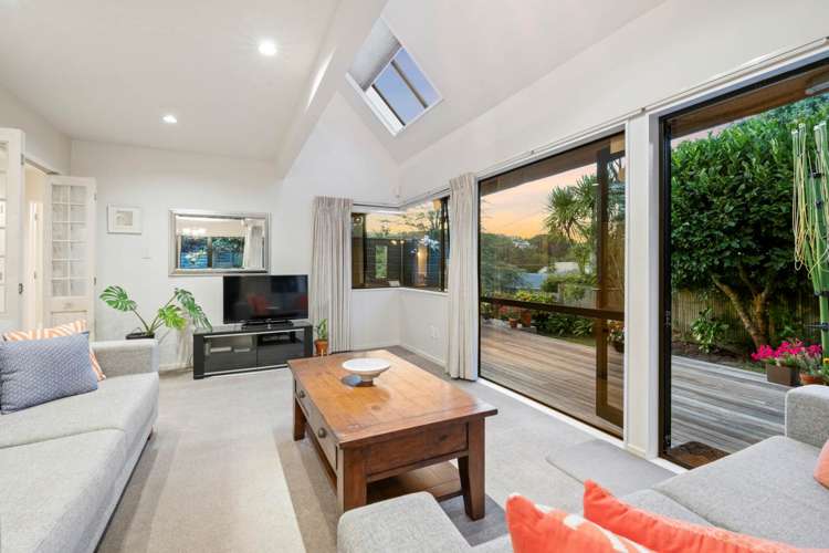 2/97 Beach Road Castor Bay_33