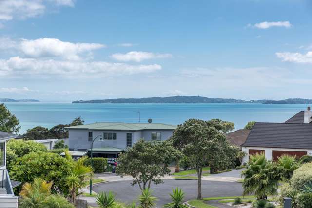 16 Crossland Place Maraetai_1