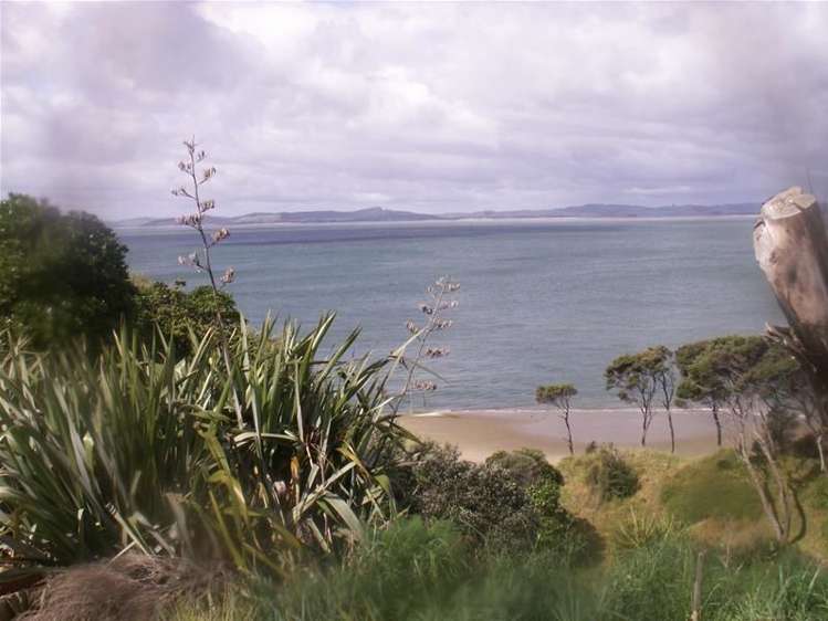 6573 Pouto Road Pouto_2