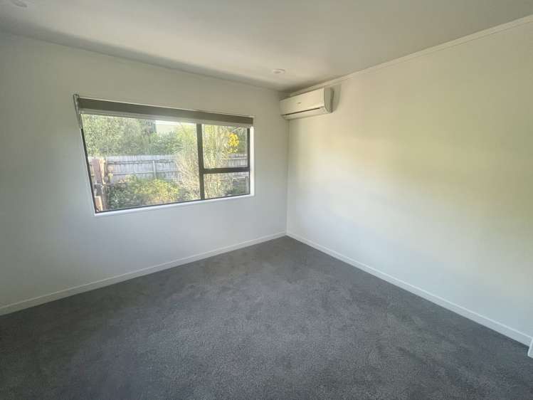 26 Longfellow Parade Glen Eden_5