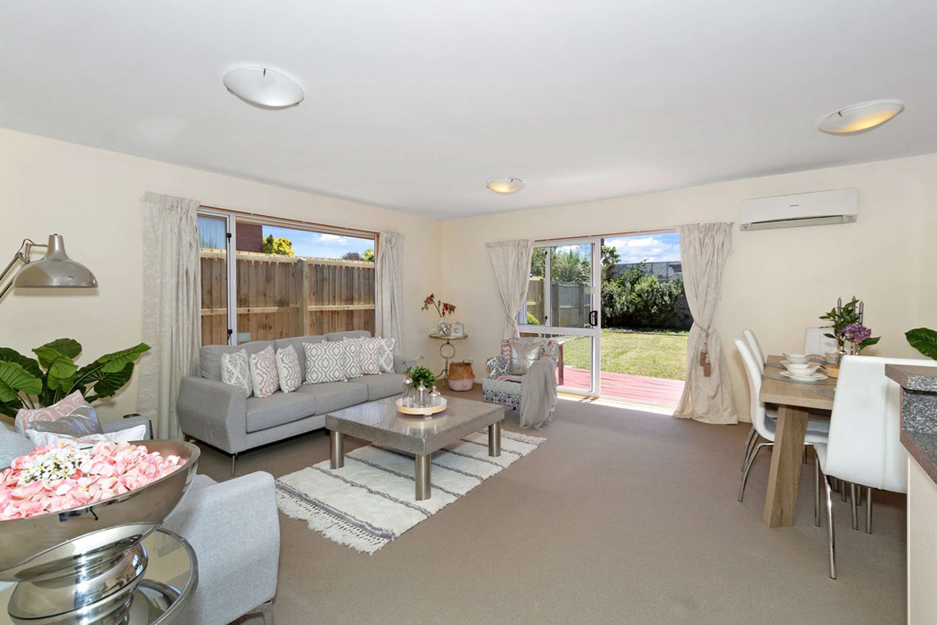 2/12 Barclay Place Burwood_0