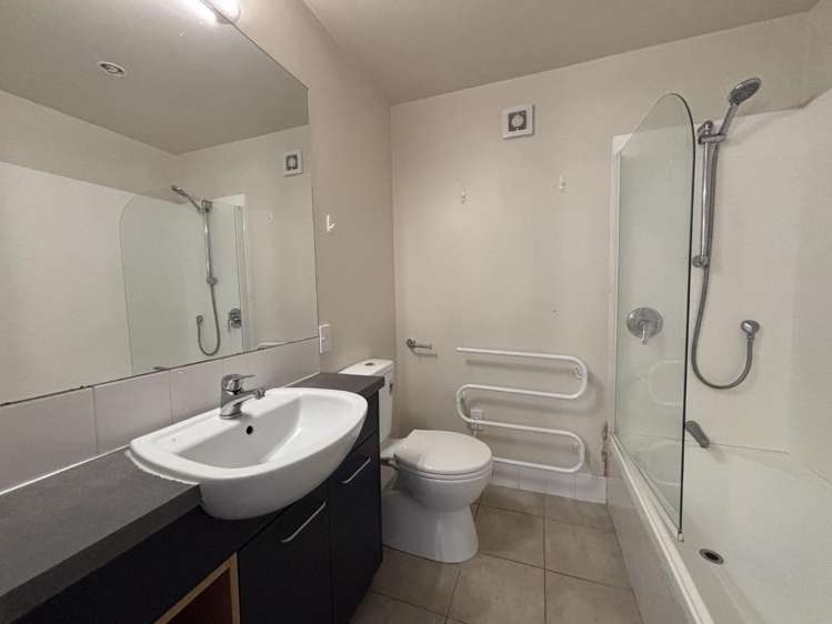 10/41 Waller Tce Christchurch Central_13