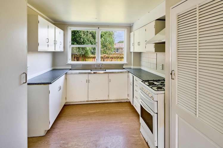 7/3 Bouverie Street Petone_6