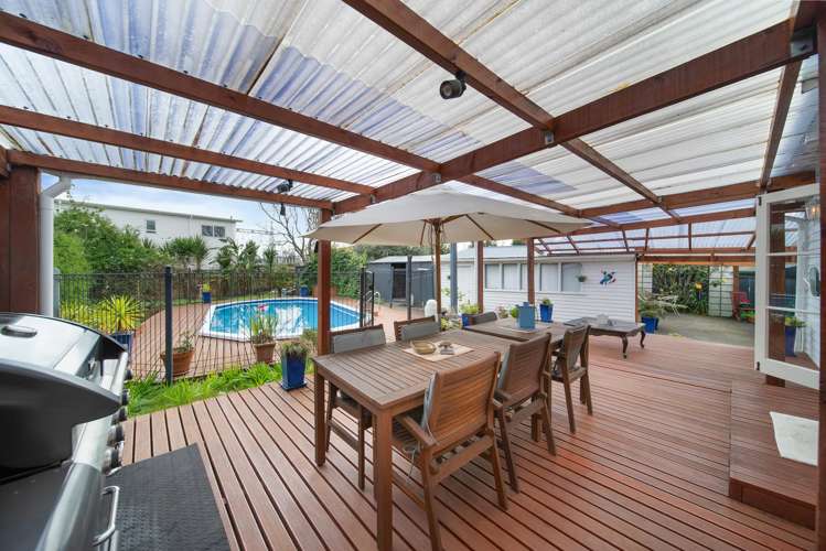 317 Massey Road Mangere East_10