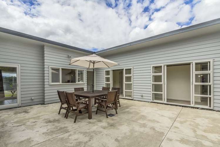 18 Dusky Crescent Aotea_19