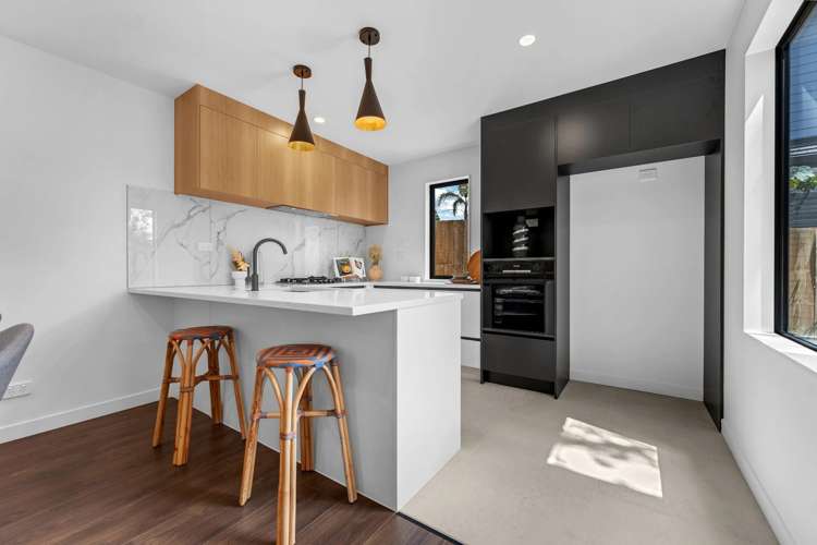 21B County Road Torbay_7