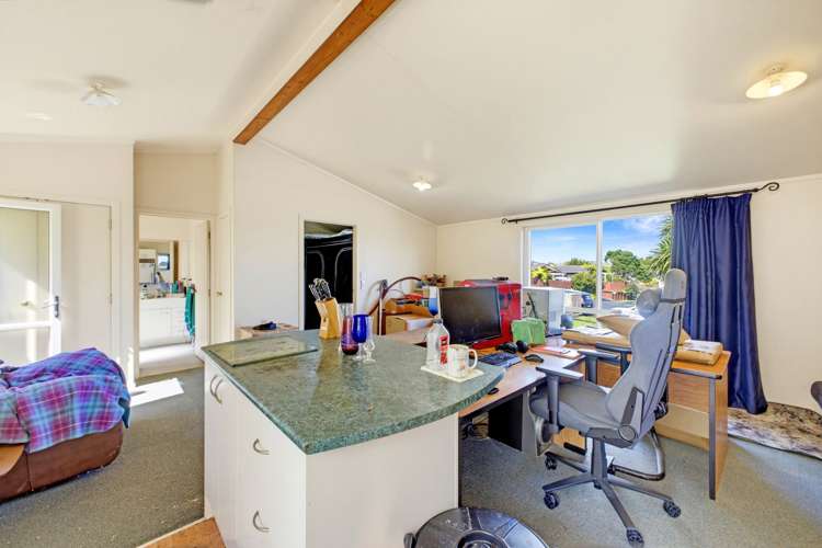 71 Oranga St Westown_10