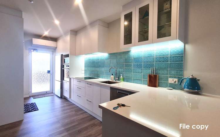 10b/71 Buffalo Beach Road_5