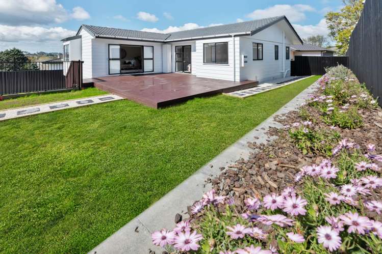 43 Athena Drive Totara Vale_1