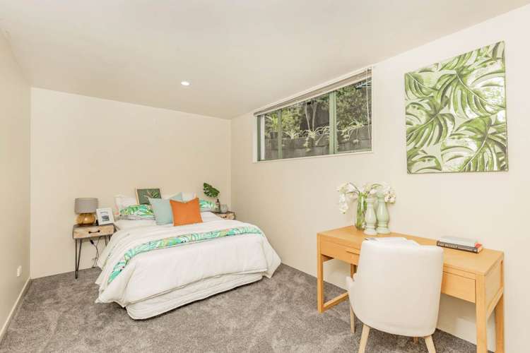 235 Alec Craig Way Gulf Harbour_17