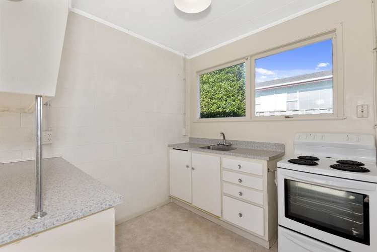 2/14 Eyre Street Henderson_7