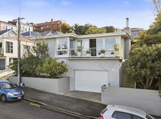 Inner city oasis with harbour views